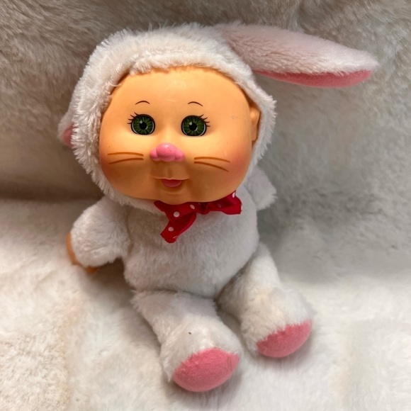 Cabbage Patch white bunny 2017 - Picture 1 of 6